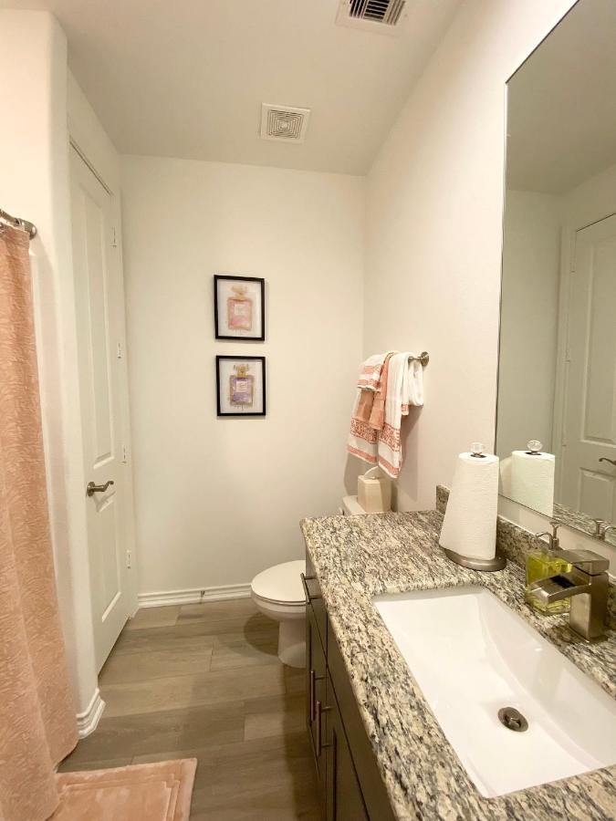 Luxe Three Story Duplex Near Downtown & Med Center Βίλα Χιούστον Εξωτερικό φωτογραφία