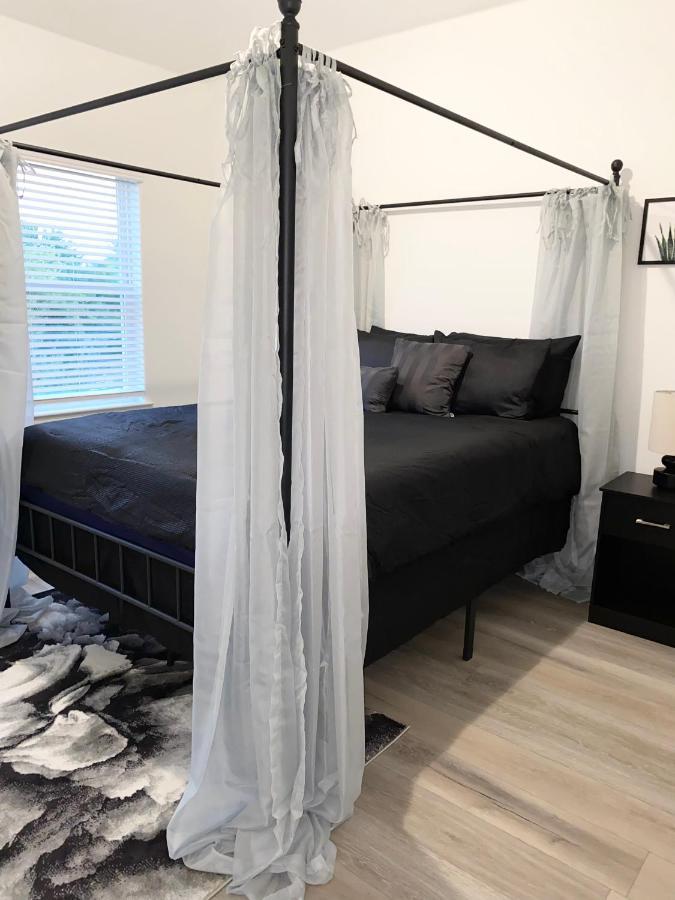 Luxe Three Story Duplex Near Downtown & Med Center Βίλα Χιούστον Εξωτερικό φωτογραφία